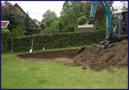 Gr&uuml;ndung, Erdarbeiten f&uuml;r Gabionenwand (vorher)